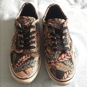 Women’s Floral Print Vans